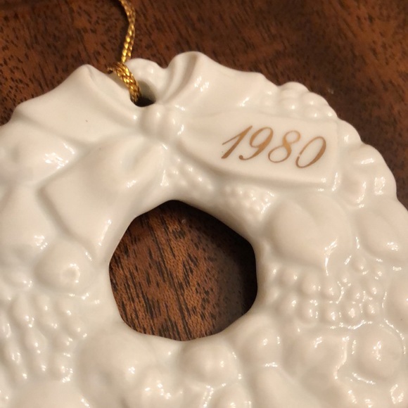 Avon 1980 Christmas Remembrance Wreath Ornament 14K - Picture 5 of 14